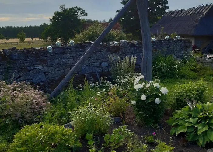 Loode Farm stay Kuralase